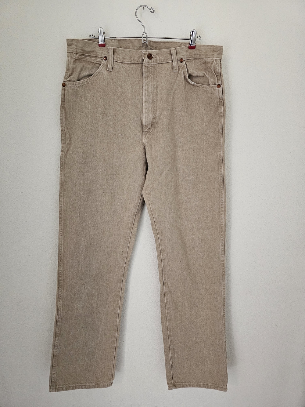 Wrangler Stone Beige Straight-Leg Jeans 35x34 NWOT - Picture 2 of 3